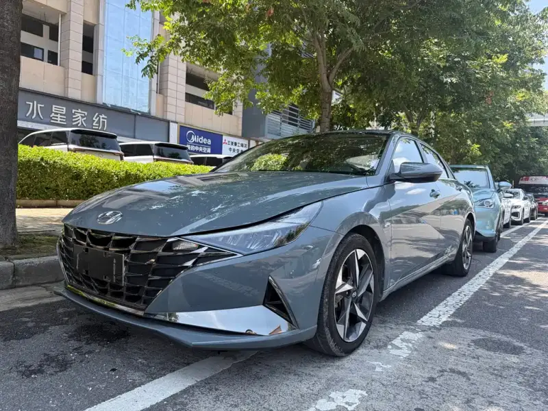 Hyundai Elantra