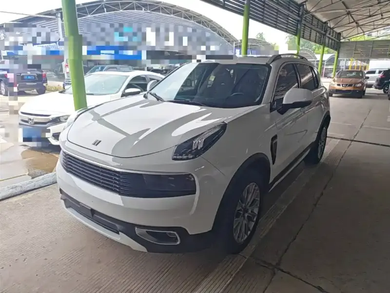Lynk & Co 01