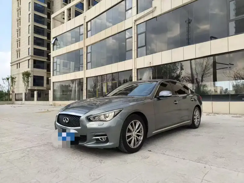 Infiniti Q50L