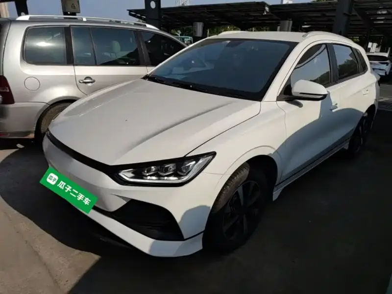 BYD e2