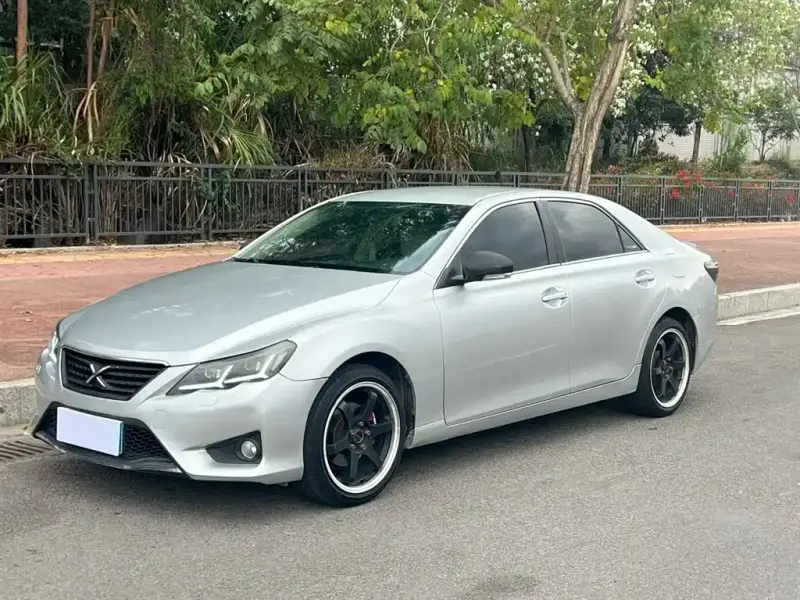 Toyota Reiz