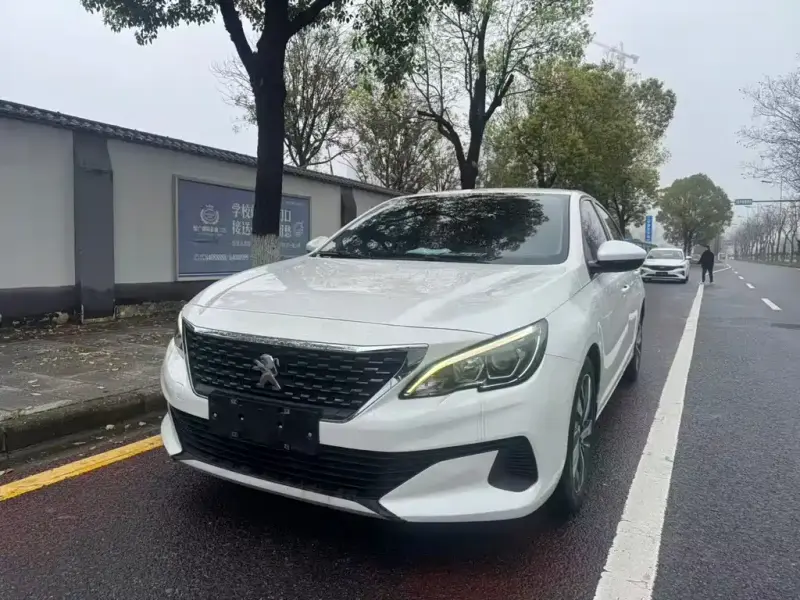 Peugeot 408