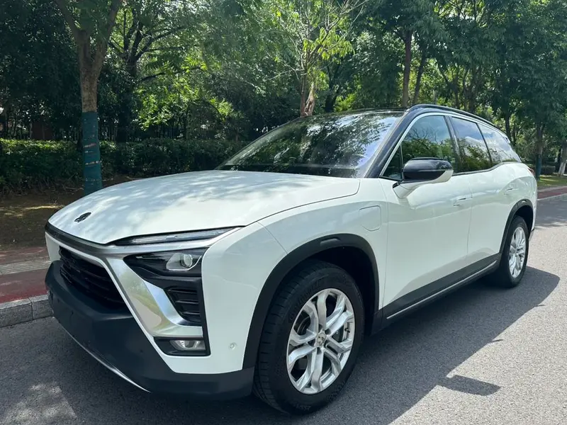 NIO ES8