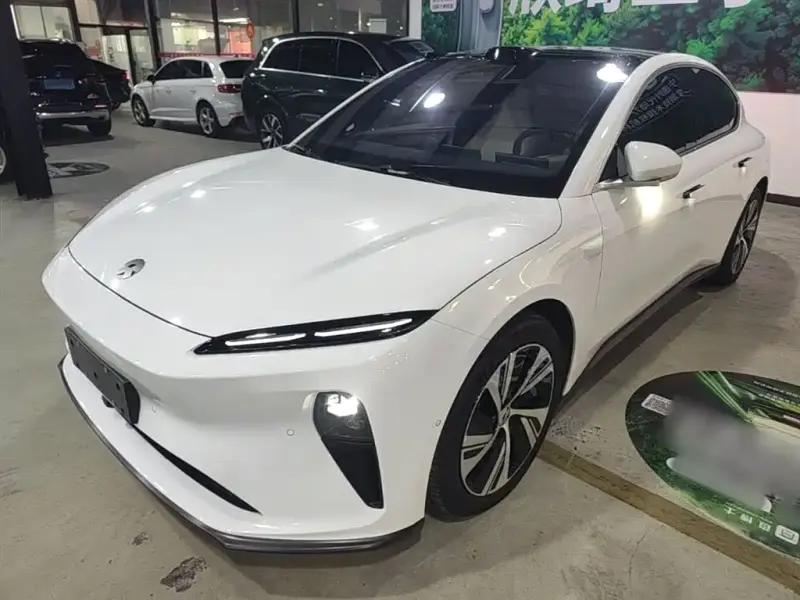 NIO ET5