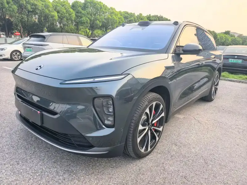 NIO ES8