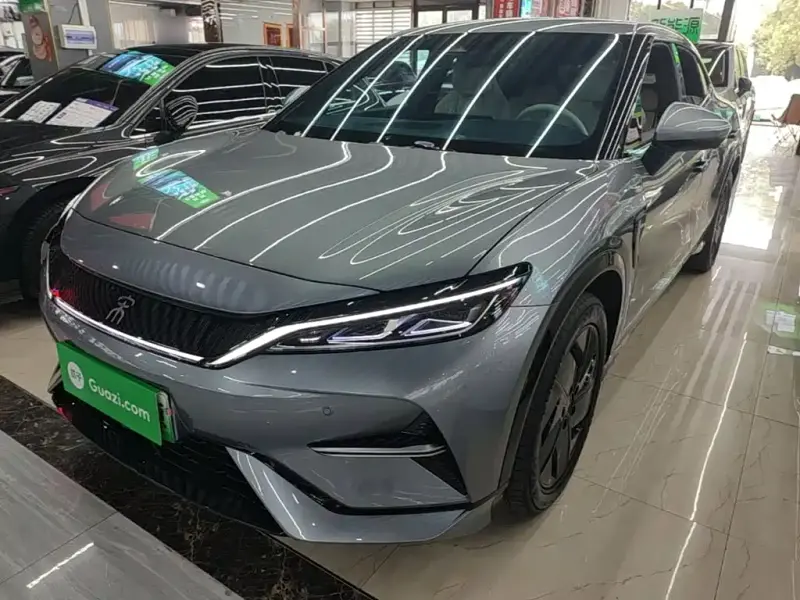 BYD L EV