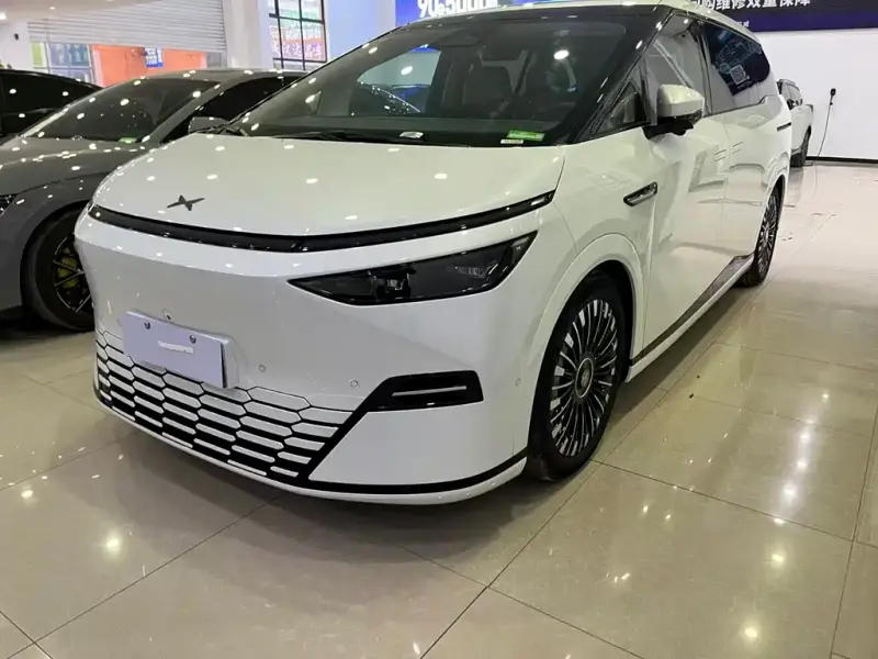 XPeng X9