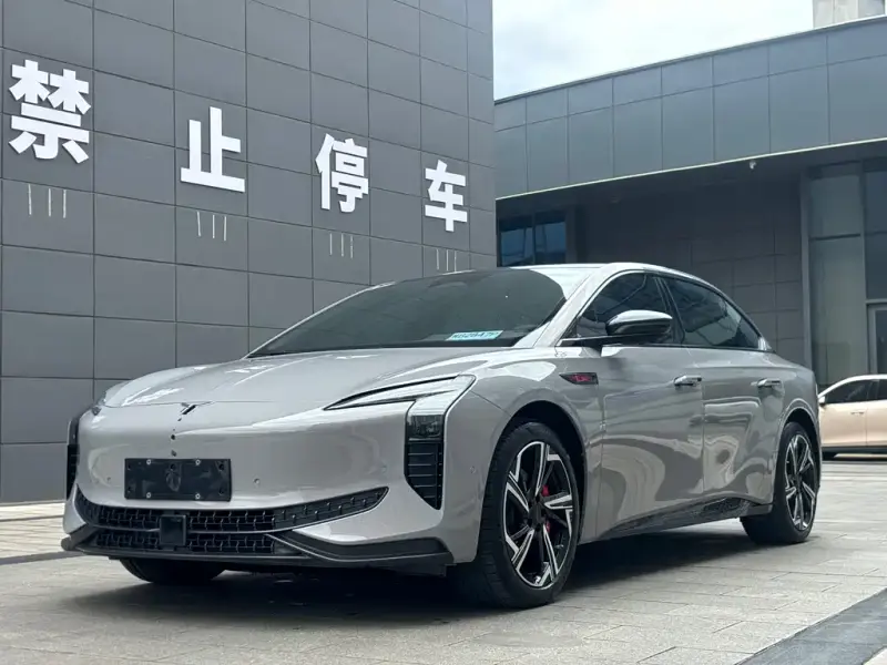 Hongqi EH7