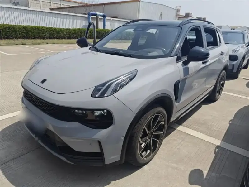 Lynk & Co 01