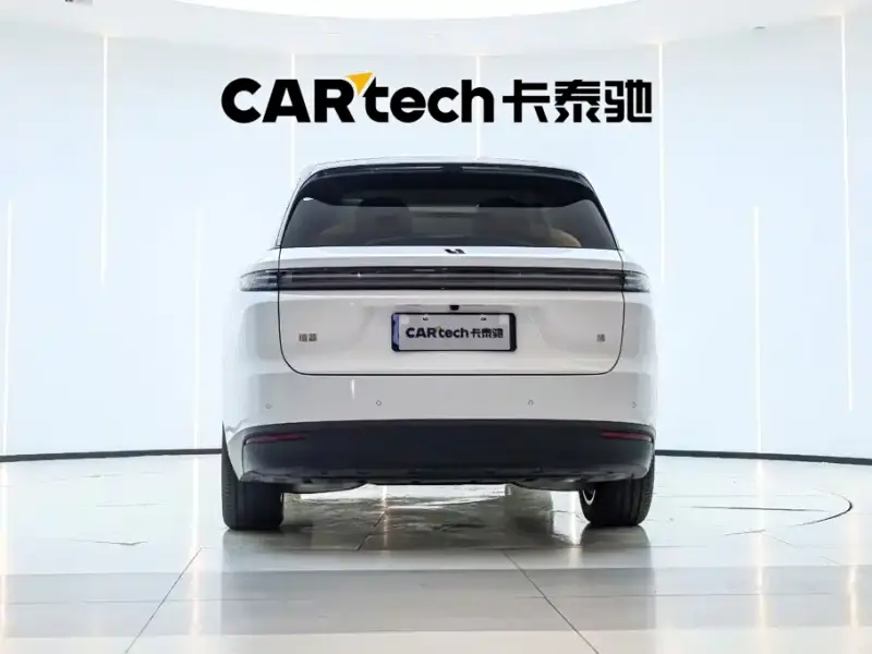 Li Auto i8
