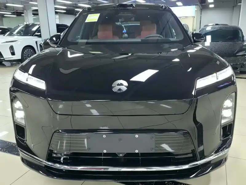 NIO ES8