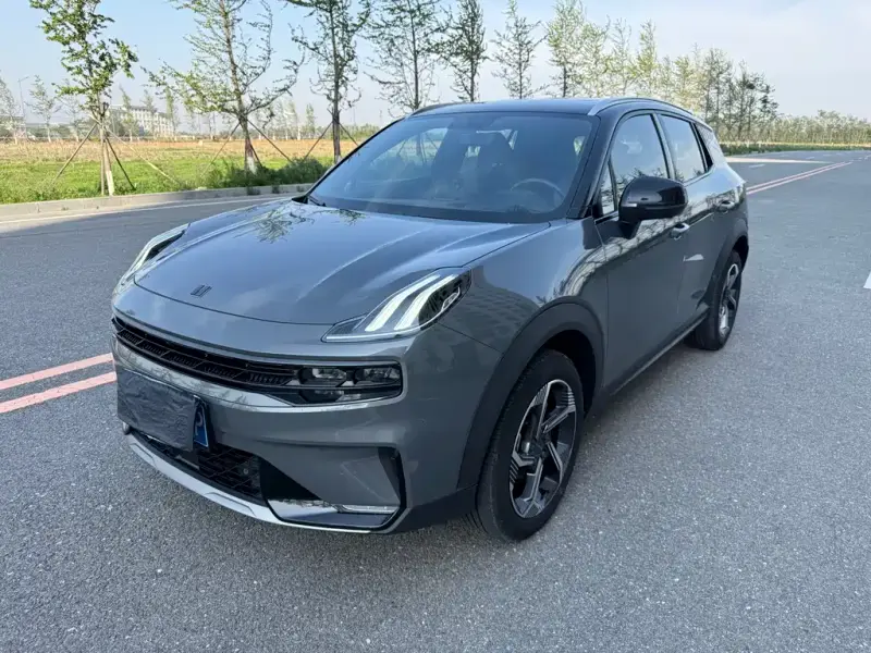 Lynk & Co 06
