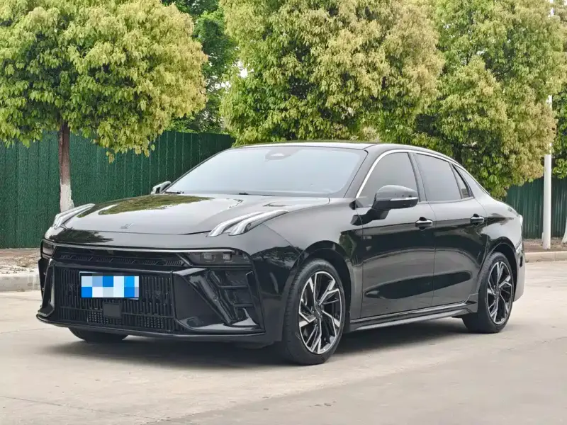 Lynk & Co 03