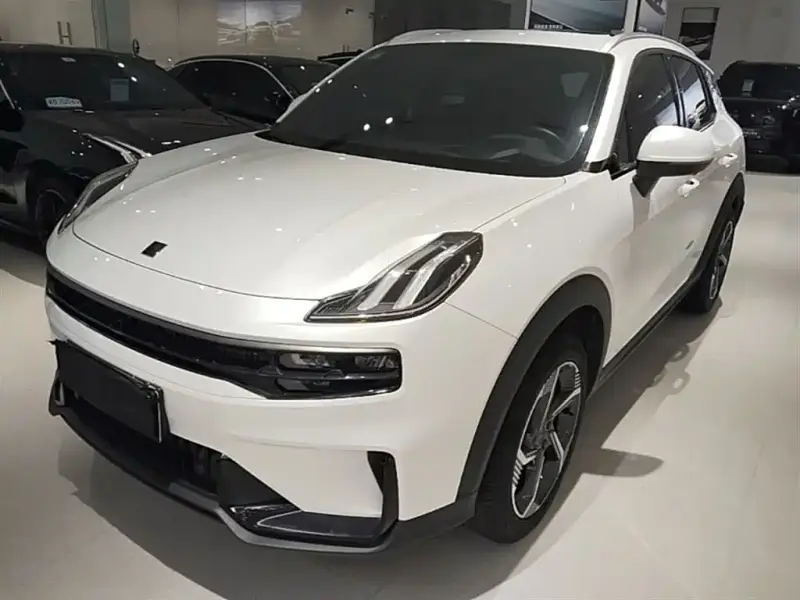 Lynk & Co 06