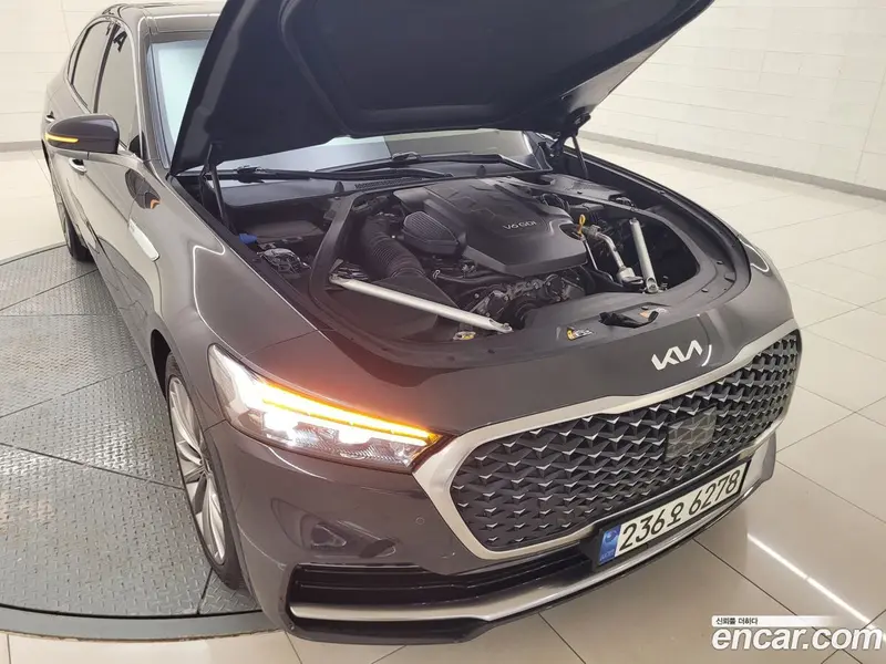 Kia Quoris (K9)