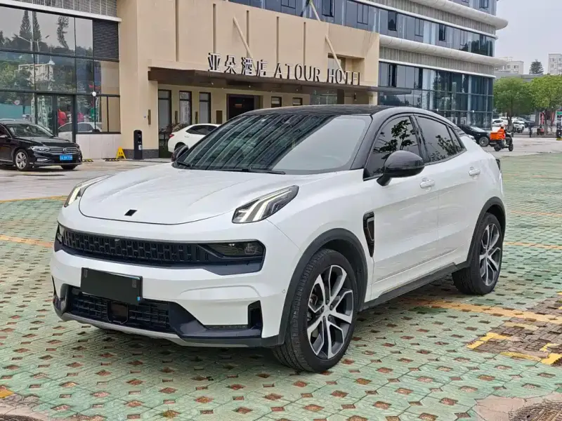 Lynk & Co 05