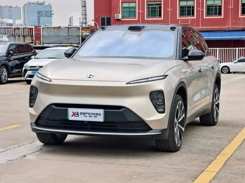 NIO ES8
