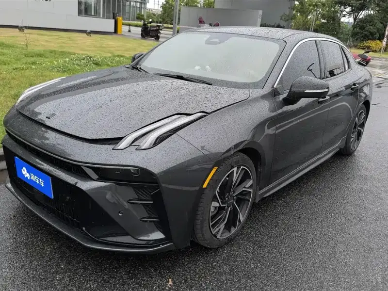 Lynk & Co 03