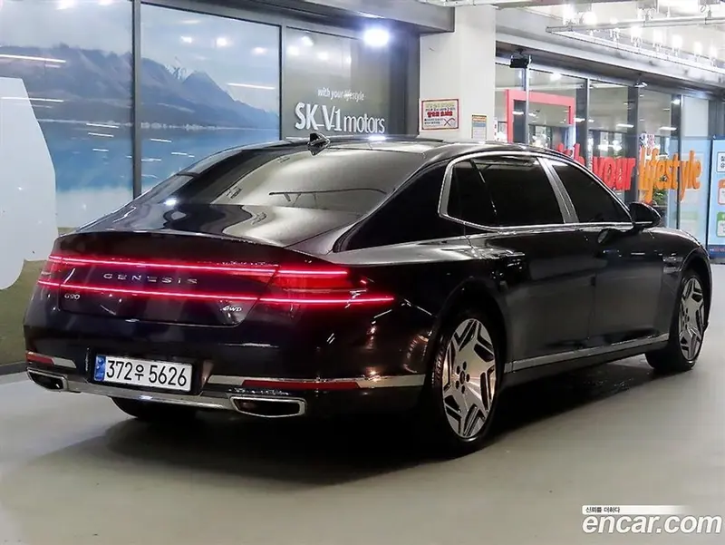 Genesis G90