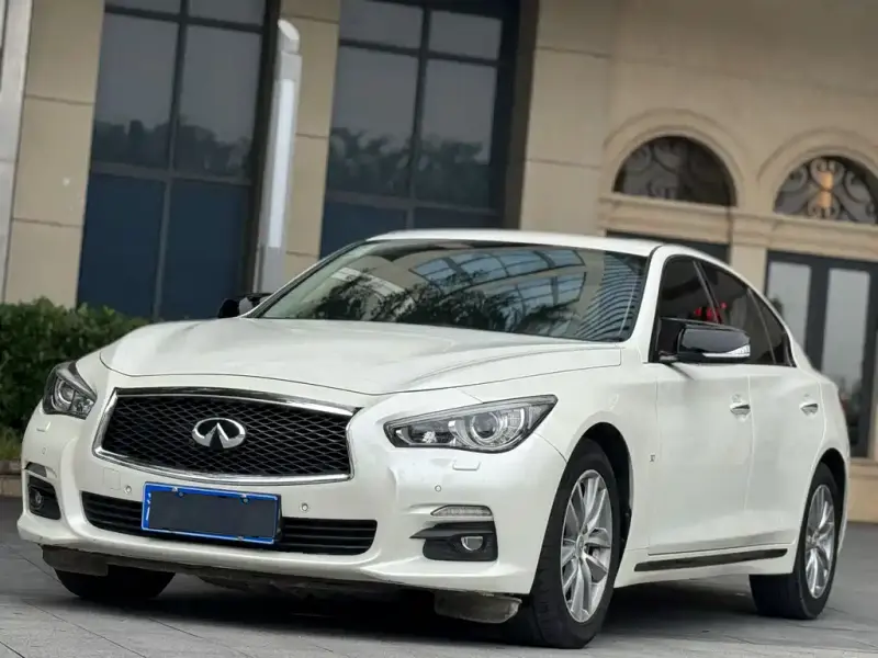 Infiniti Q50L
