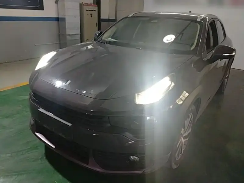 Lynk & Co 02