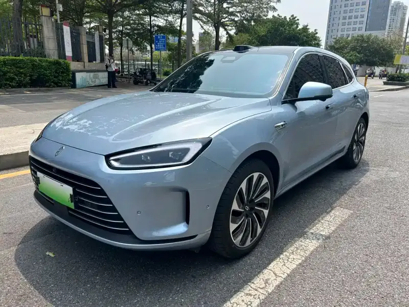 AITO M5