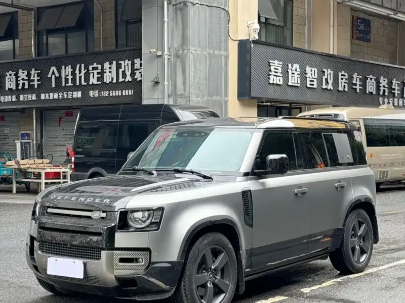 Land Rover Defender