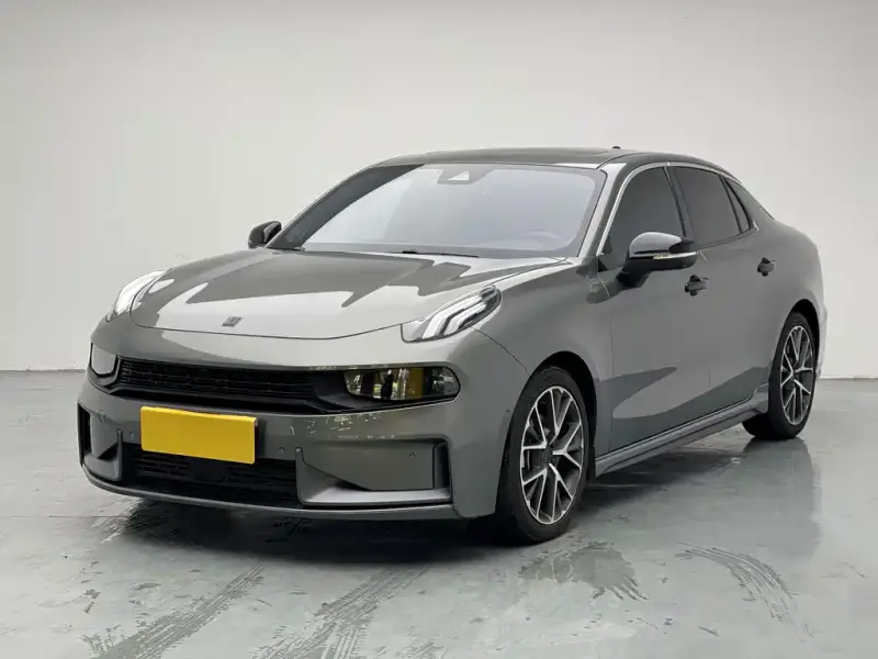 Lynk & Co 03