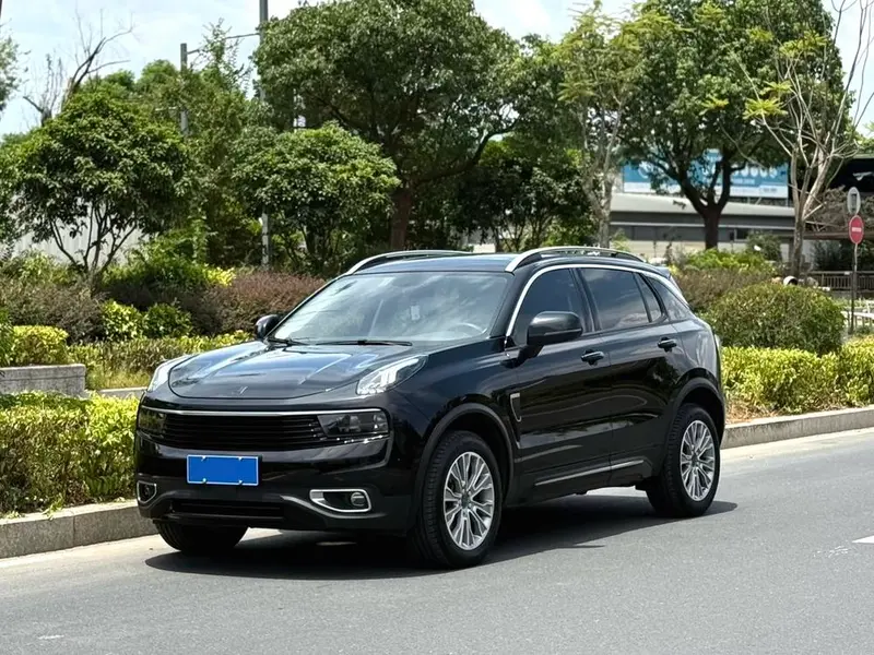 Lynk & Co 01