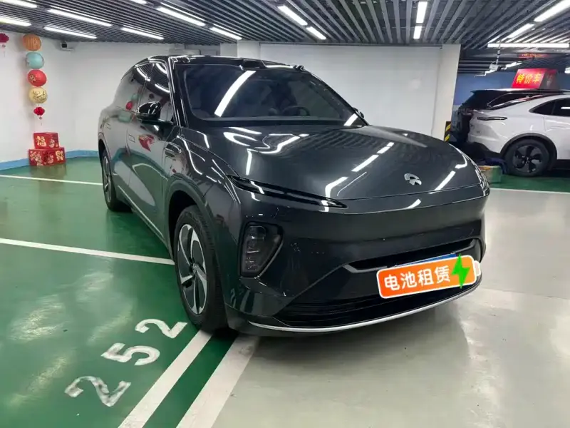NIO ES8