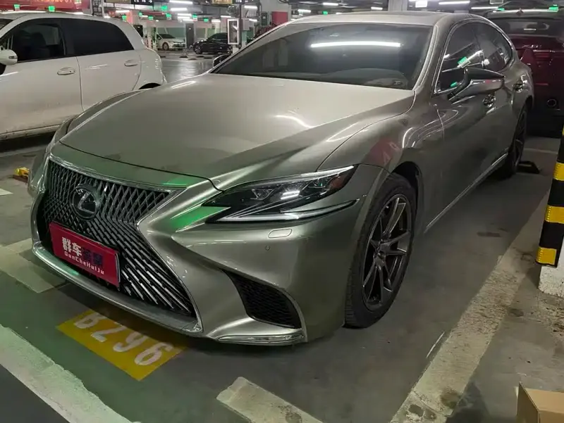 Lexus LS