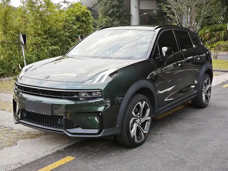 Lynk & Co 06