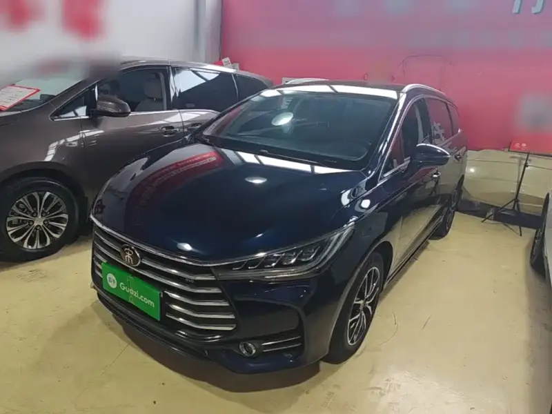 BYD MAX