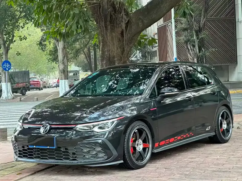 Volkswagen Golf GTI