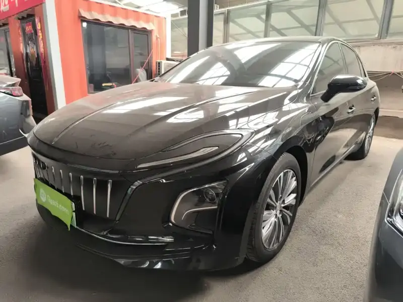 Hongqi E-QM5