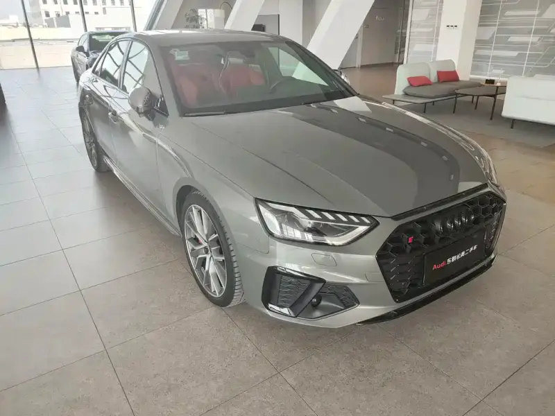 Audi S4