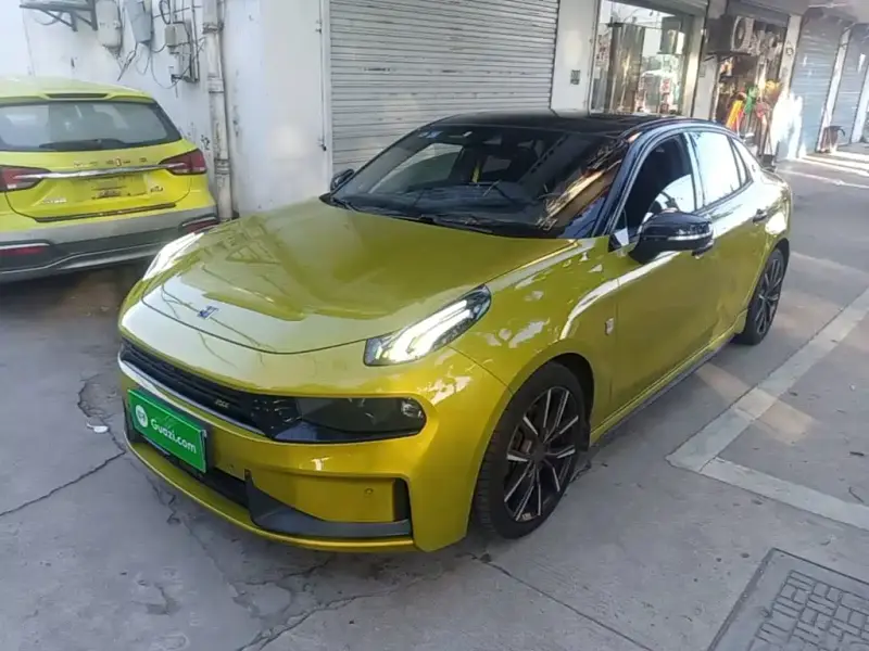 Lynk & Co 03
