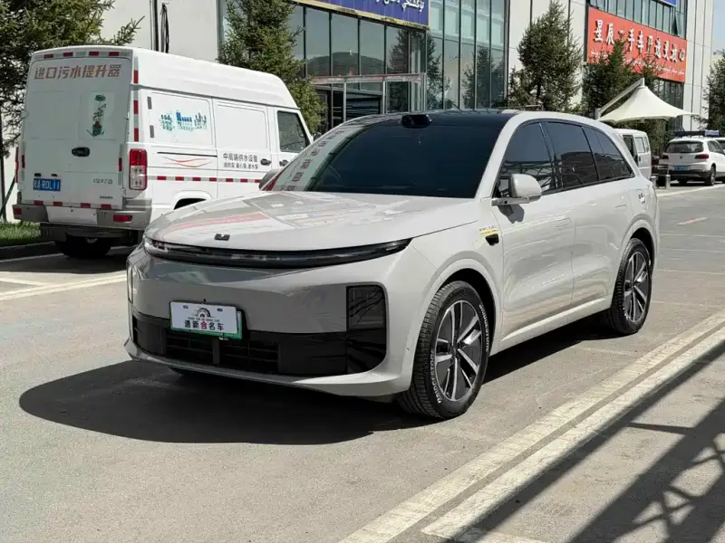 Li Auto L6