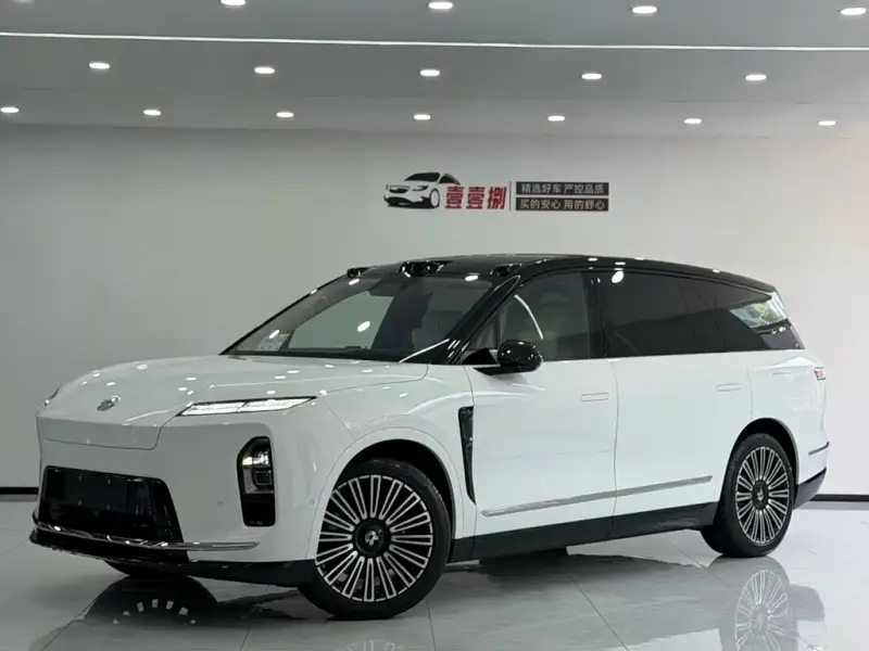 NIO ES8