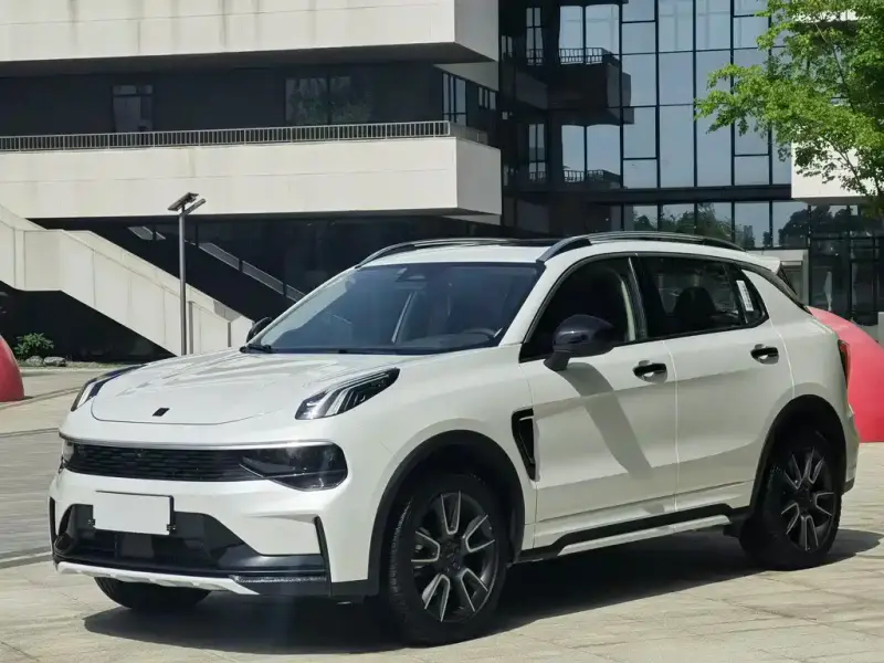 Lynk & Co 01