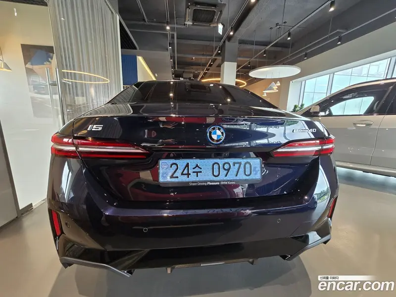 BMW i5