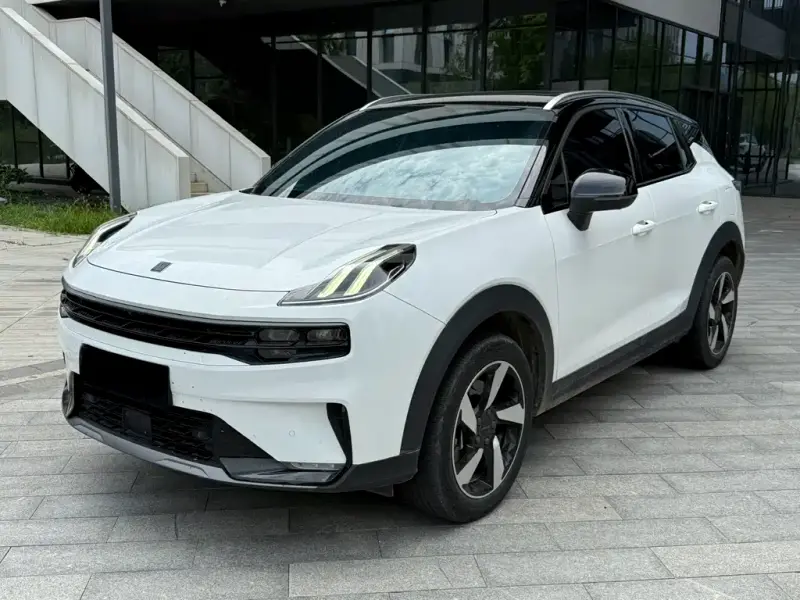 Lynk & Co 06