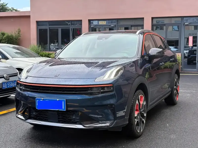Lynk & Co 06