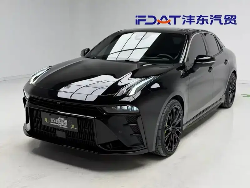 Lynk & Co 03