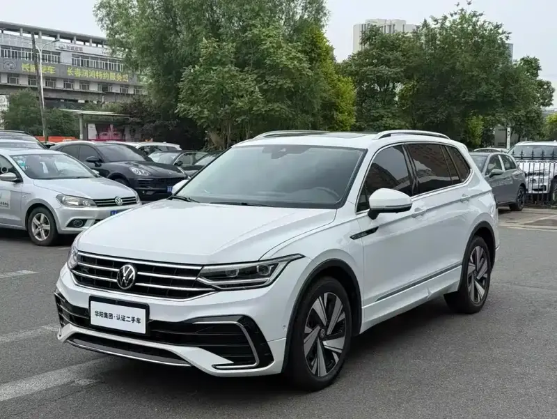 Volkswagen Tiguan L
