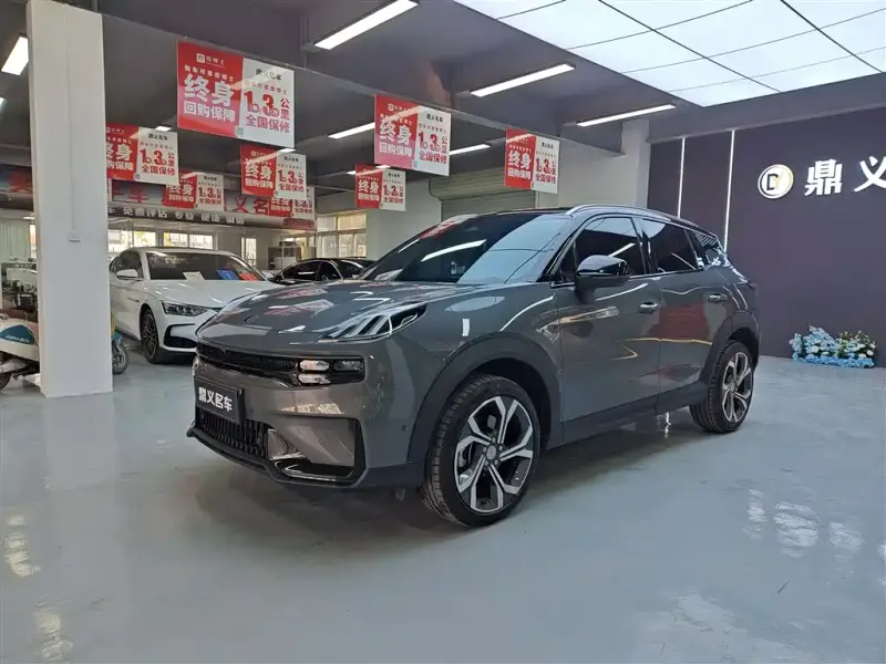 Lynk & Co 06