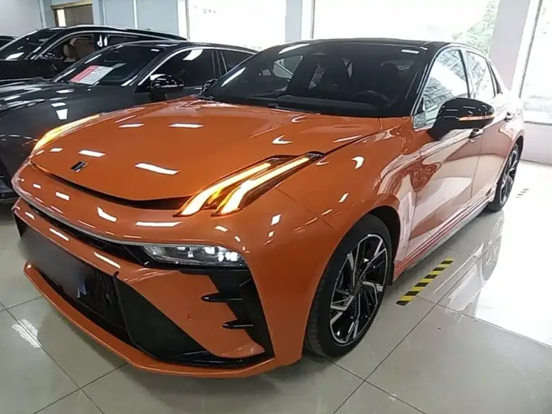 Lynk & Co 03