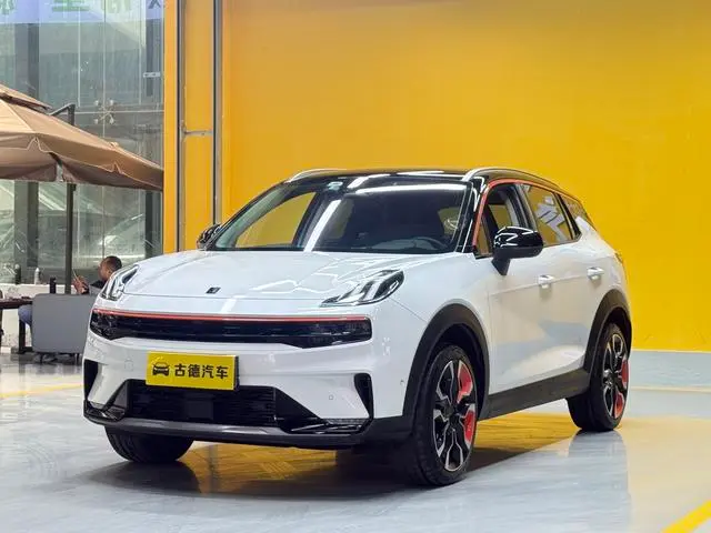 Lynk & Co 06