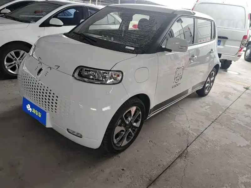 Ora Ora 02 (White Cat)