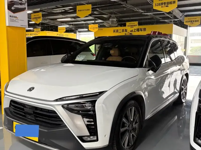 NIO ES8